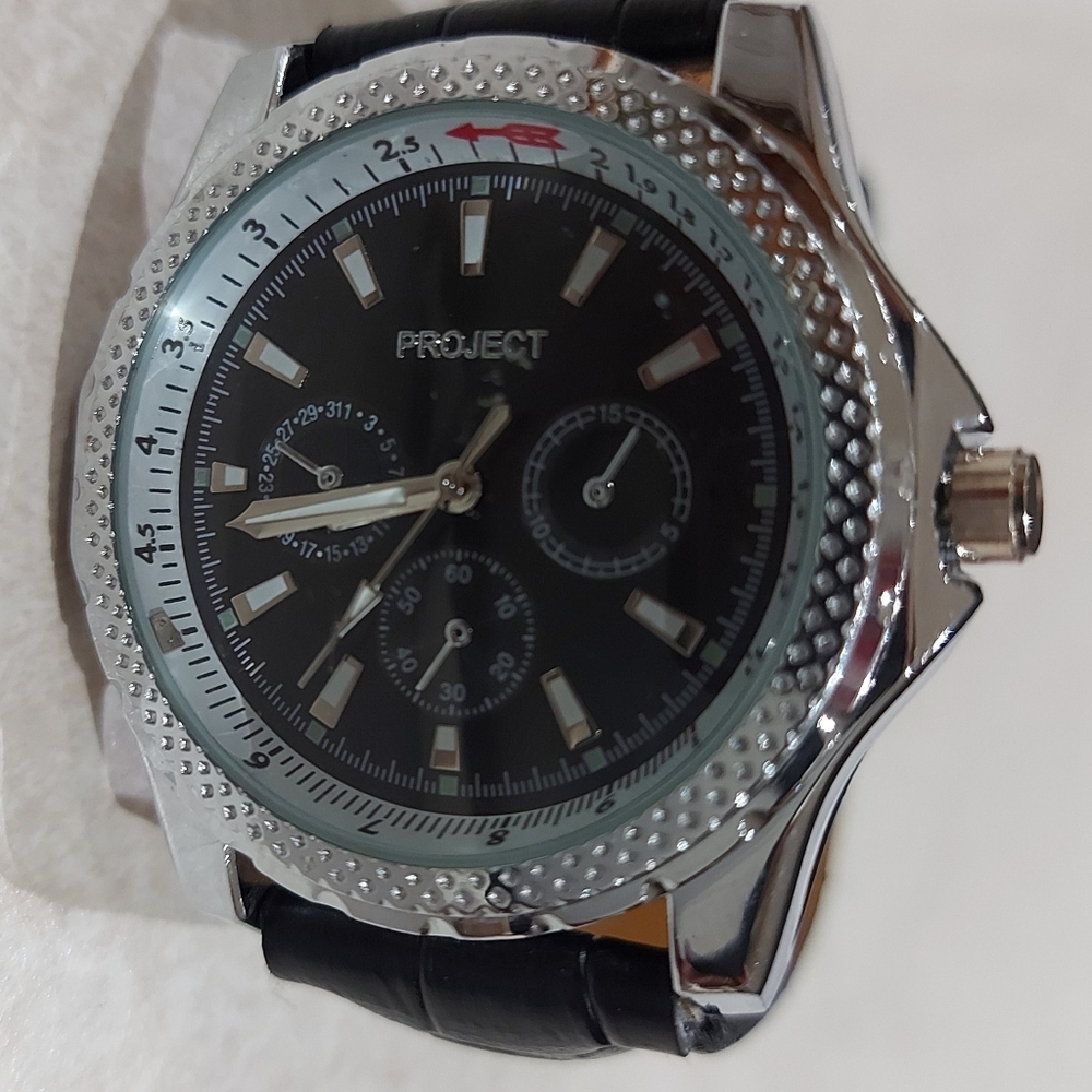 Watch - Picture 2 of 8